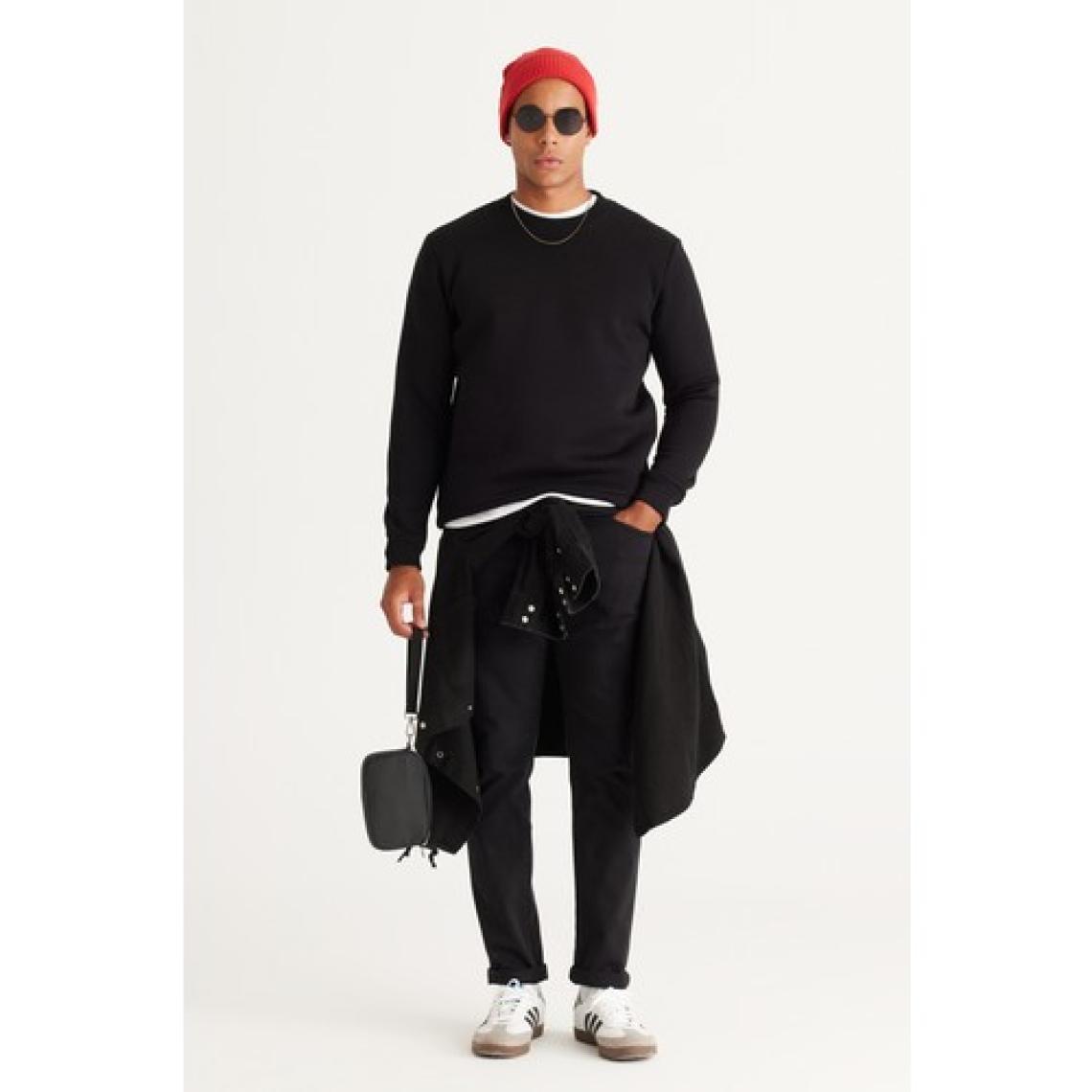 Altınyıldız Classics Erkek Siyah Standart Fit Normal Kesim Içi Polarlı 3 Iplik Bisiklet Yaka Pamuklu Sweatshirt