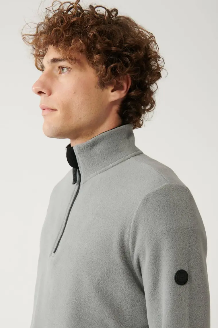 AVVA Erkek Gri Soğuğa Dayanıklı Yarım Fermuarlı Dik Yaka Polar Sweatshirt E001068