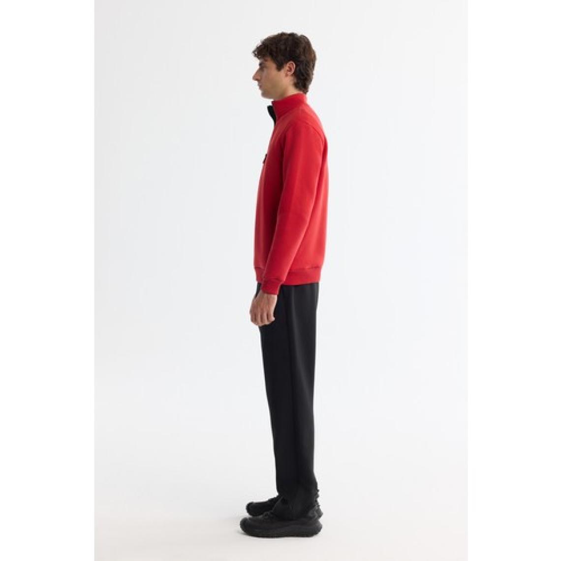 AVVA Erkek Kırmızı Dik Yaka Fermuarlı 3 Iplik Şardonlu Sweatshirt E001020