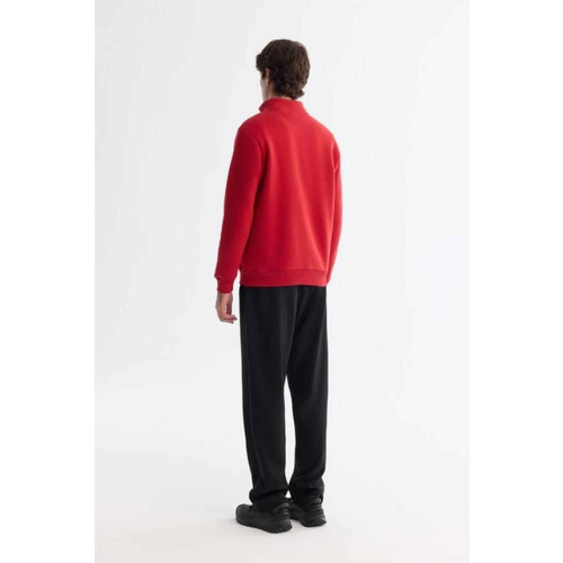 AVVA Erkek Kırmızı Dik Yaka Fermuarlı 3 Iplik Şardonlu Sweatshirt E001020