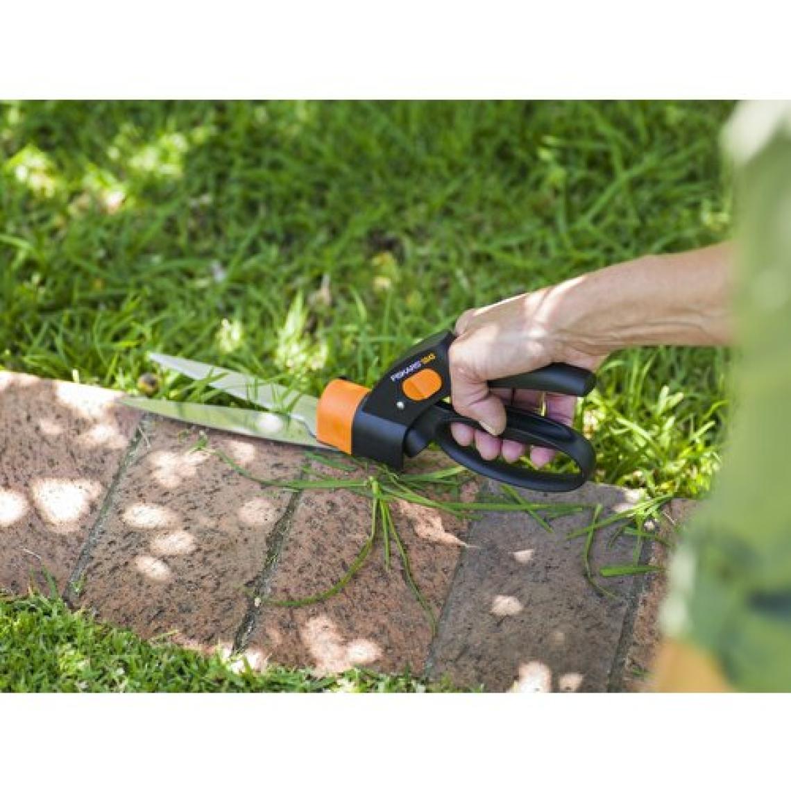 Fiskars 113680-1000589 Servo-System™ Çim Makası GS42