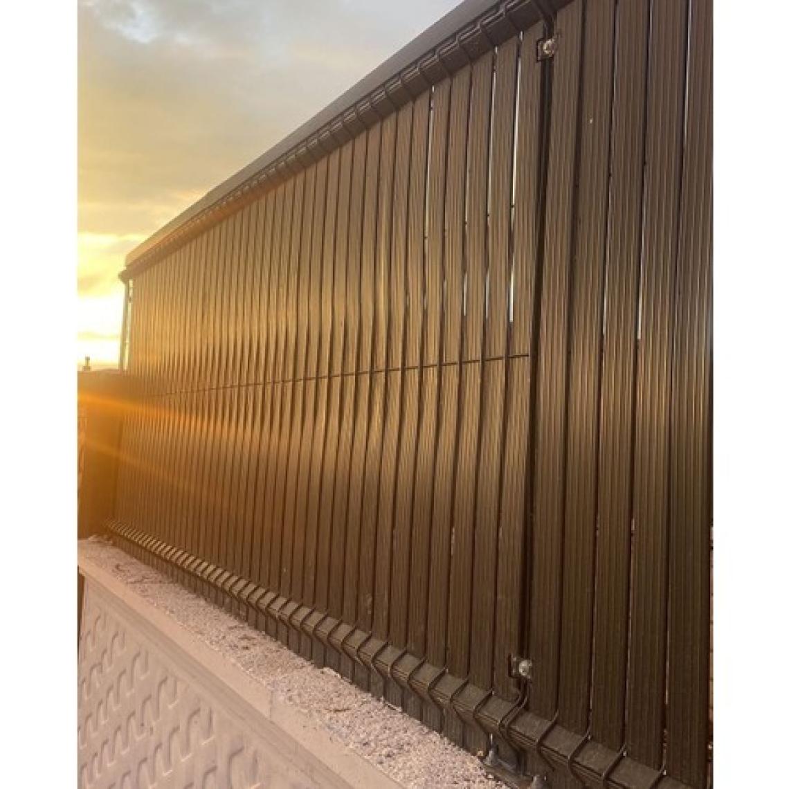 Renkli Evim Çim Çit Pvc Kaplama Panel Tel Çit Kaplama 123x250cm