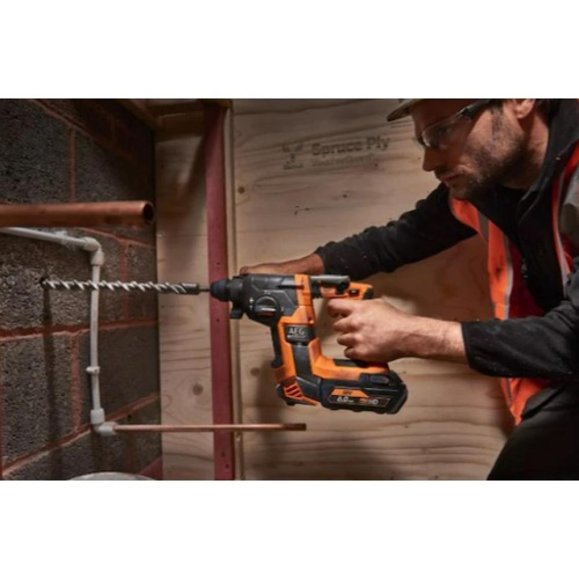 Aeg BBH 18 BLLI-502C Çift Akülü Kömürsüz Motor Kırıcı Delici  (Lithium ion 18 V;5,0 Ah)