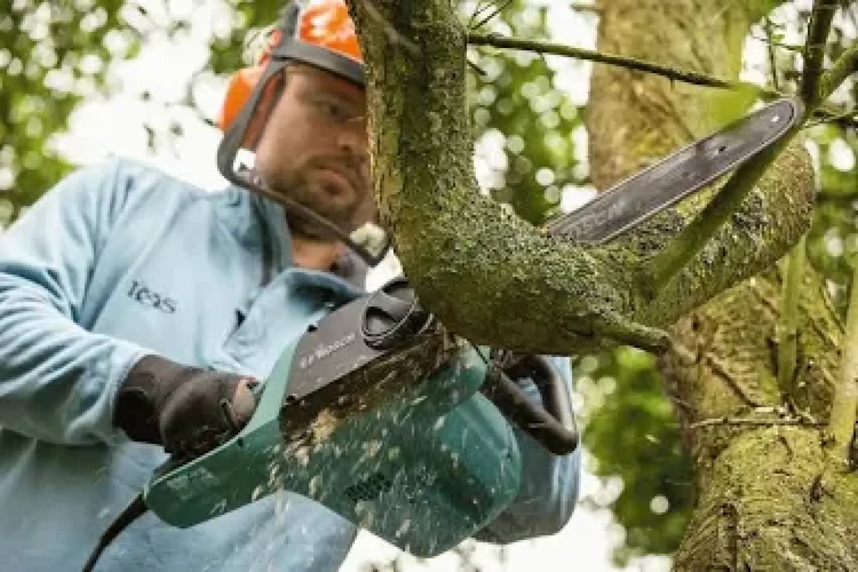 Bosch Universalchain 40 Zincirli Ağaç Kesme Makinesi
