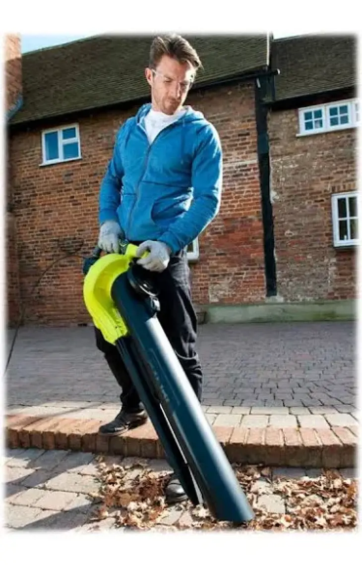 Ryobi RBV3000CESV Yaprak Toplama, Öğütme ve Üfleme Makinası 3000 W