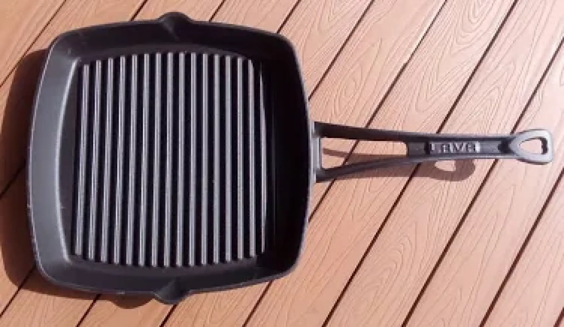 26x26 cm Döküm Demir Emaye Kaplama Izgara Tava - Metal Saplı, Isıyı Eşit Dağıtan Sağlıklı Pişirme