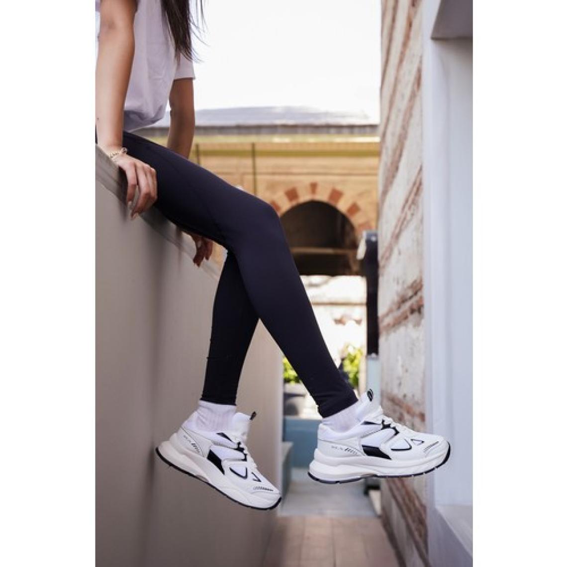 Marjin Kadın Sneaker Yüksek Taban Bağcıklı Spor Ayakkabı Nevila