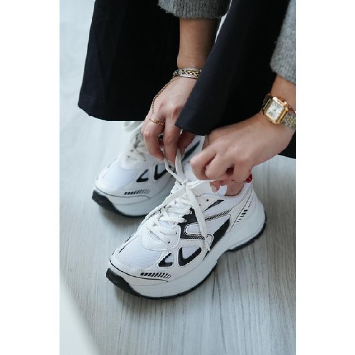Marjin Kadın Sneaker Yüksek Taban Bağcıklı Spor Ayakkabı Nevila