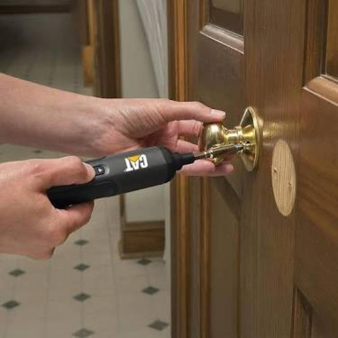 Cat DX1110 3.6VOLT/1.5AH. Li-Ion Akıllı Şarjlı Tornavida + 26 Adet Bits Uç