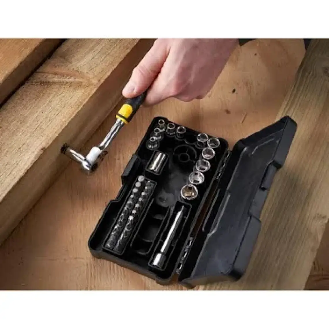 Stanley STMT82672-0  1/4 Kompakt Lokma Takımı ve Bits Uç Seti 37'li