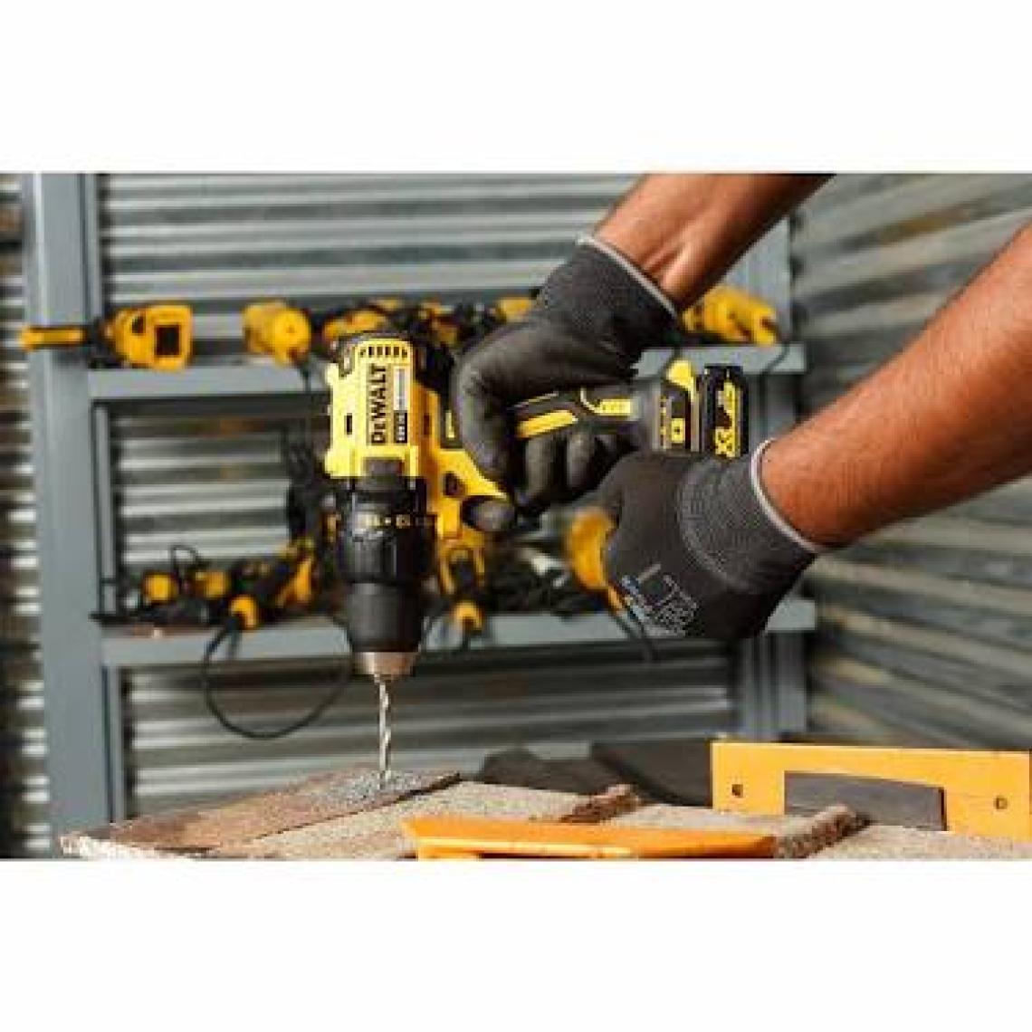 Dewalt DCD777S2T Kömürsüz Darbesiz Vidalama Matkabı 18 Volt 1.5Ah