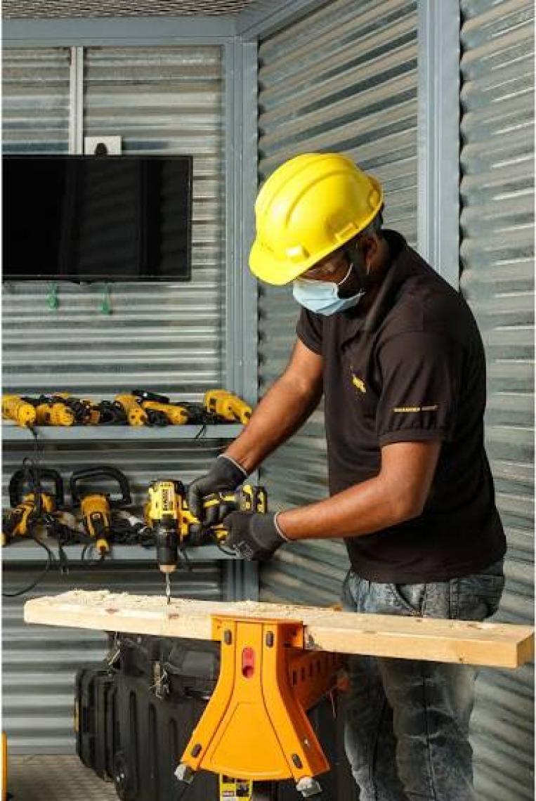 Dewalt DCD777S2T Kömürsüz Darbesiz Vidalama Matkabı 18 Volt 1.5Ah