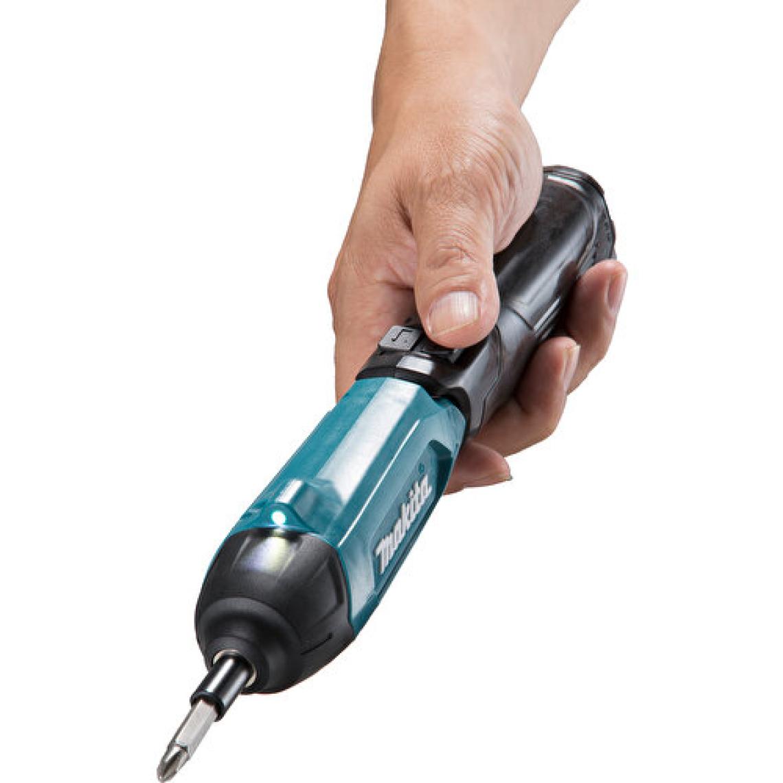 Makita DF001DW 3.6 V / 1.5Ah Lityum Akülü Vidalama 81 parça Aksesuarlı
