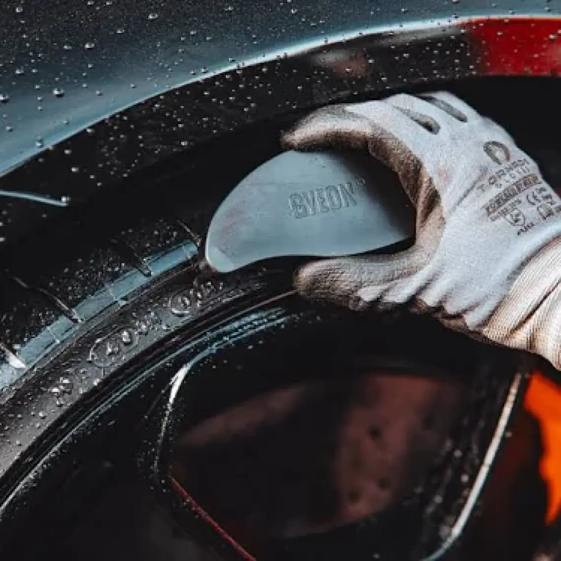 Gyeon Tirebrush Dayanıklı Lastik/davlumbaz Temizlik Fırçası