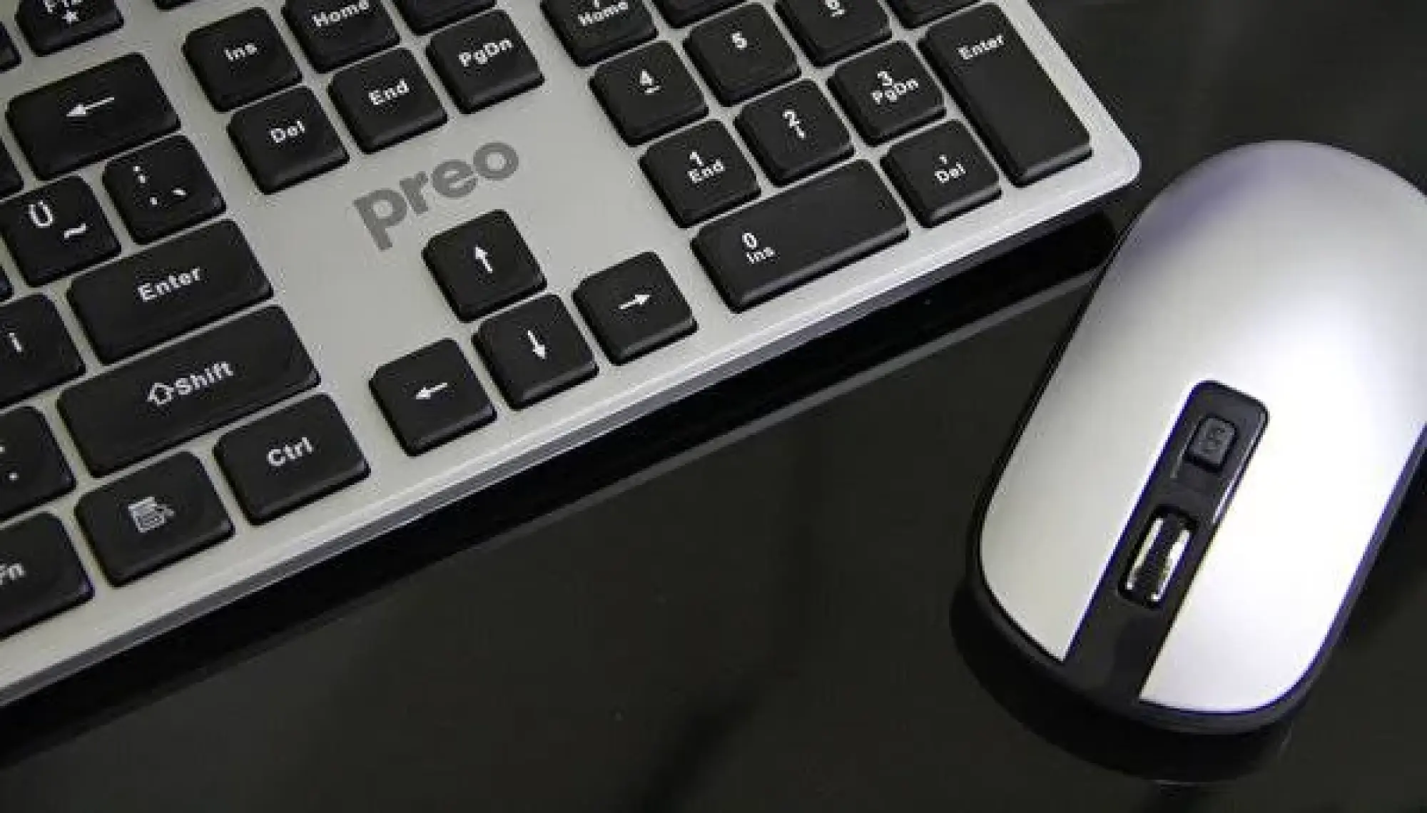 Preo My Keymouse KM06 Zarif Tasarım Kablosuz Klavye Mouse Set Gümüş