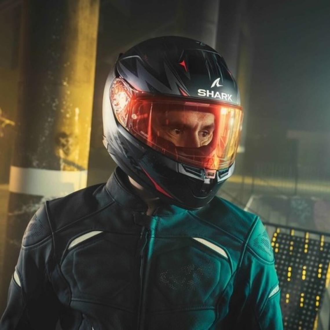 Shark D-Skwal 3 Blast-R Mat Kapalı Kask (ECE 22.06) (Dar Kalıp)