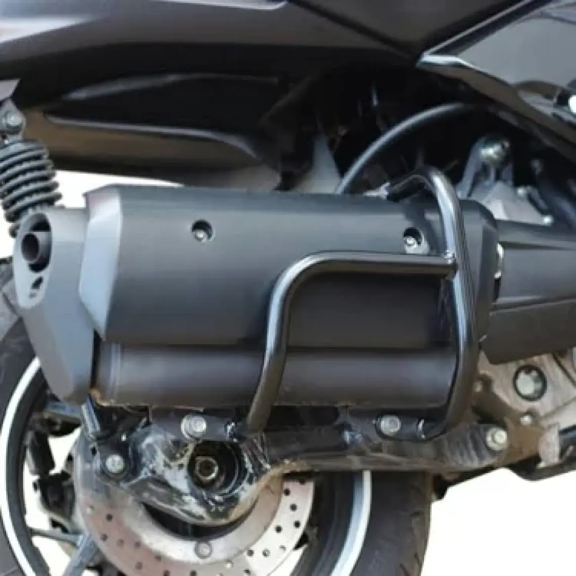 GP Kompozit Yamaha XMAX 250 2018-2024 Uyumlu Egzoz Koruma Demiri Siyah