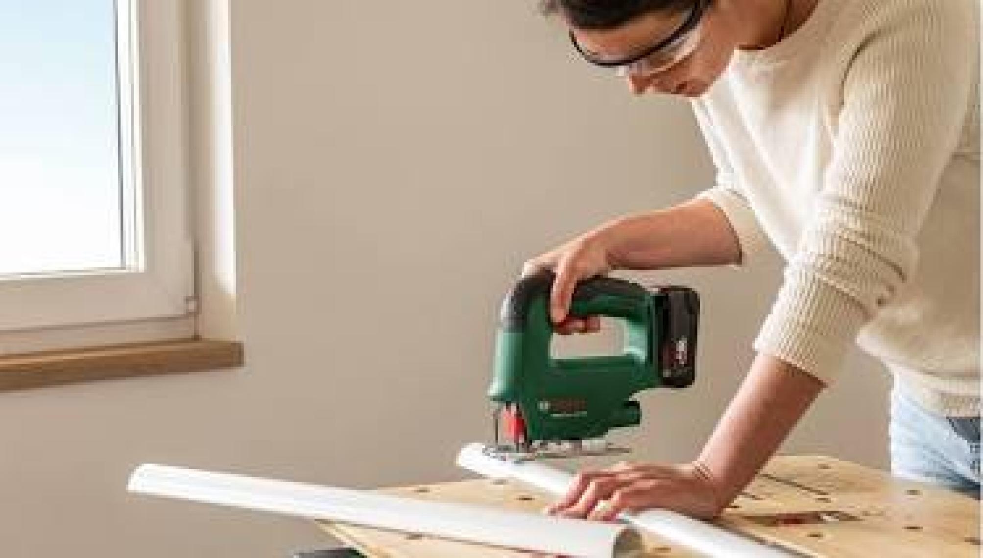 Bosch Easysaw 18V Akülü Dekupaj Testeresi Solo (Akü ve Şarj Cihazı Dahil Değildir)