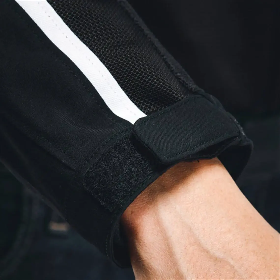 Dainese Hydra Flux 2 Air D-Dry Mont Black Charcoal Gray
