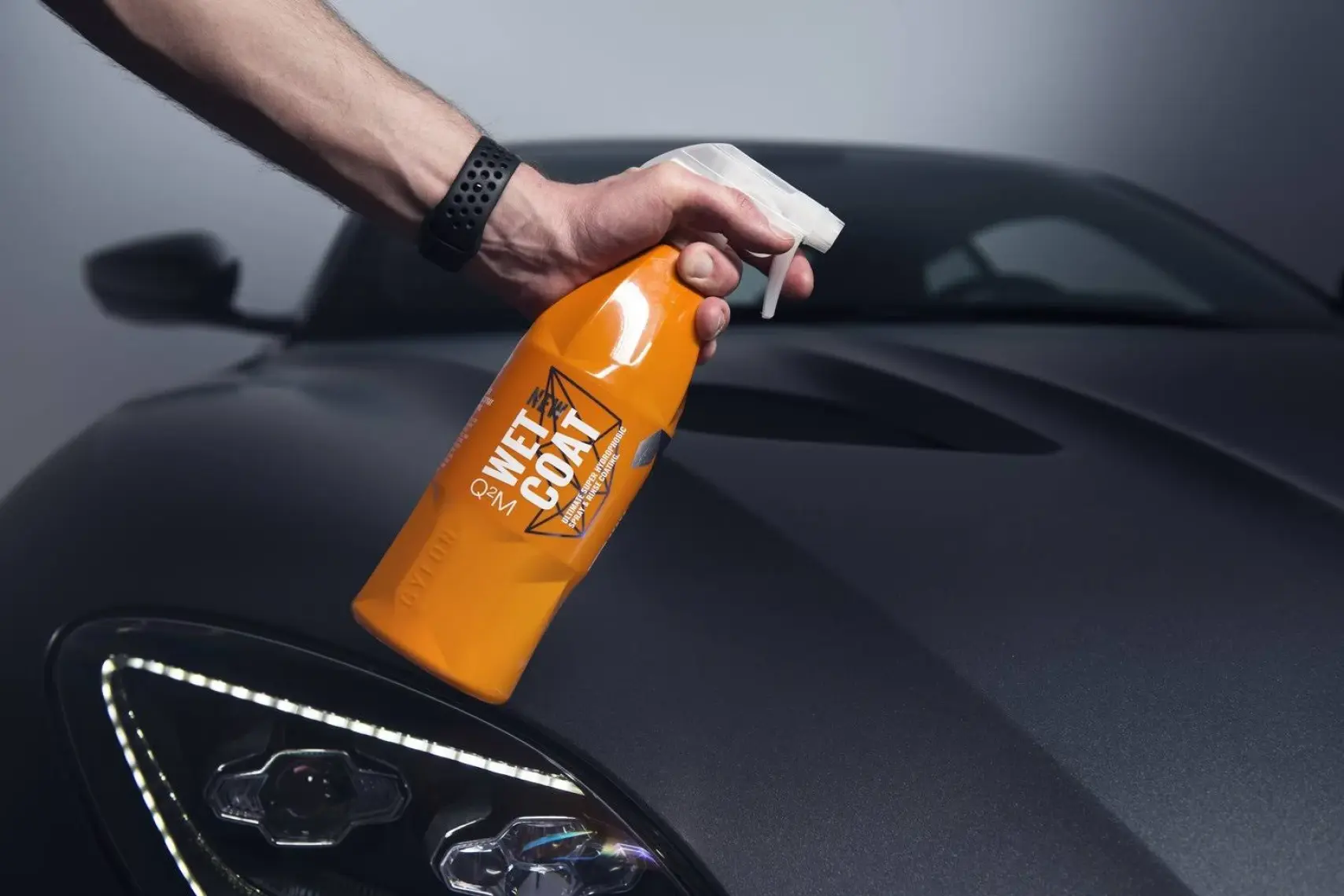 Gyeon Q²m Wetcoat Nano Boya Koruma ve Seramik Sprey Hızlı Cila - 4000 ml -Su Itici Parlak Islak Cila