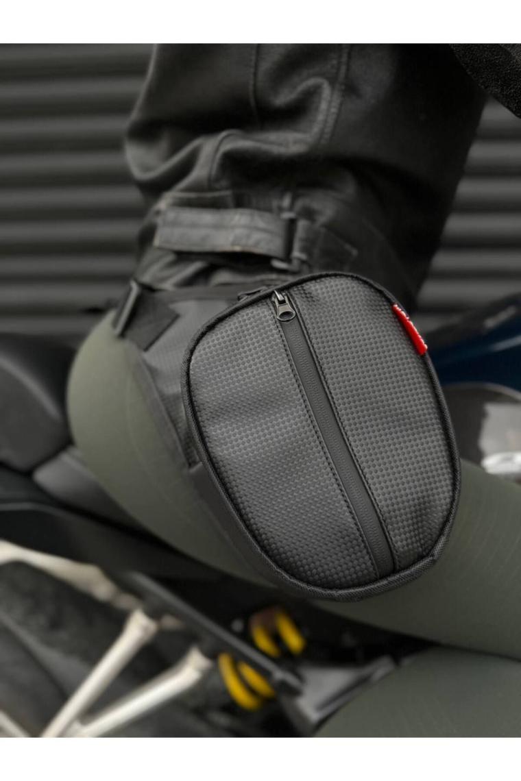 Motobros Karbon Desenli Deri Motosiklet Bacak Çantası 3 Gözlü (Su Geçirmez)