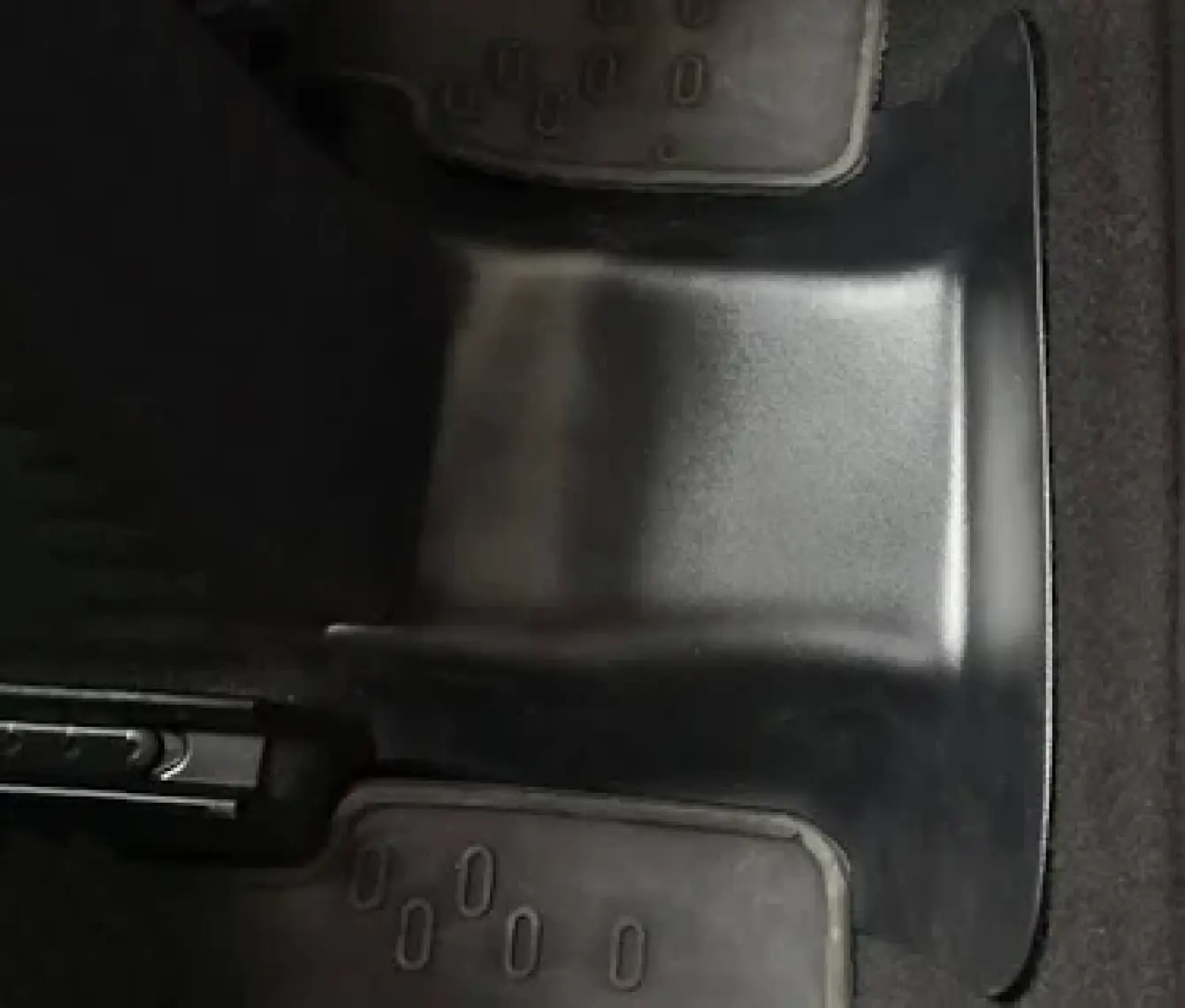 Omsa Dacia Sandero 3 Stepway Halı Koruma Iç Kenar Plastiği 2020 ve Sonrası