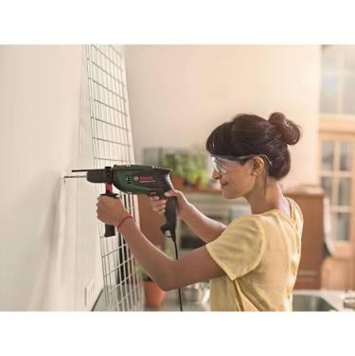 Bosch UniversalImpact 700 Darbeli Matkap