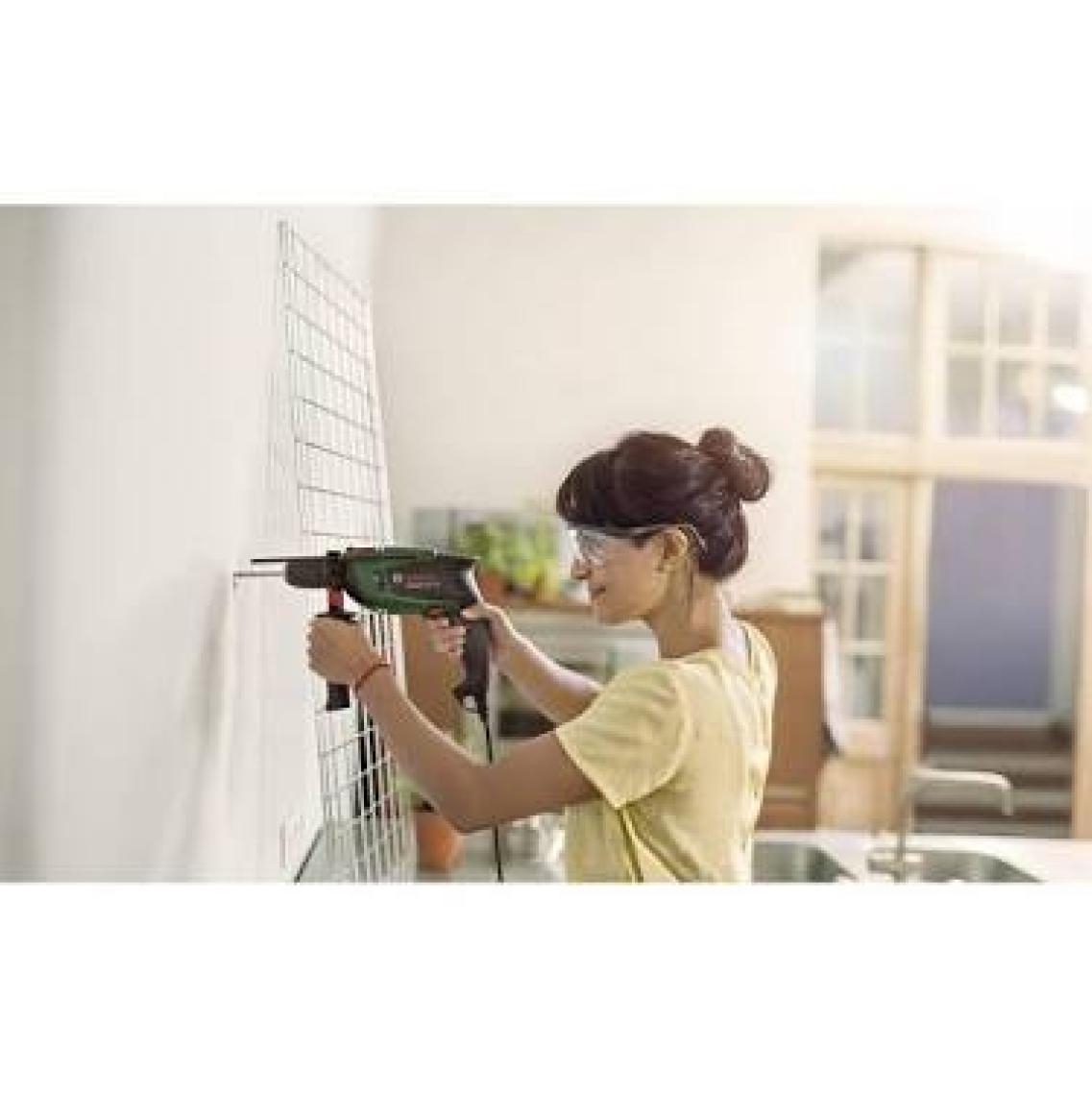 Bosch UniversalImpact 700 Darbeli Matkap
