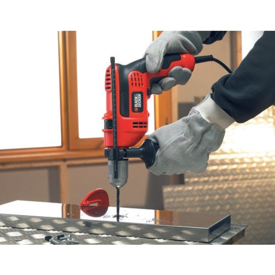 Black & Decker CD714CREW2 710 Watt 13 mm Darbeli Matkap