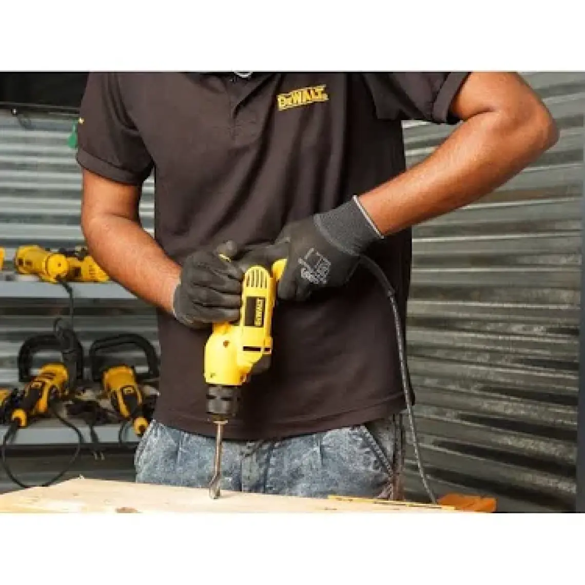 Dewalt DWD112S Darbesiz Matkap Makinası 701 Watt 10mm