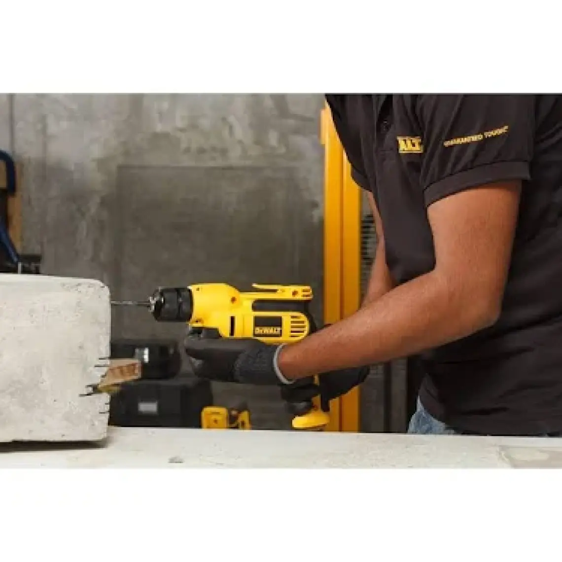 Dewalt DWD112S Darbesiz Matkap Makinası 701 Watt 10mm