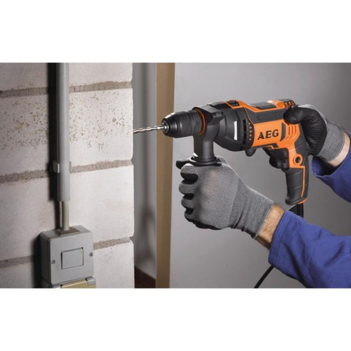 Aeg SBE 750 RE Darbeli Matkap 750 W