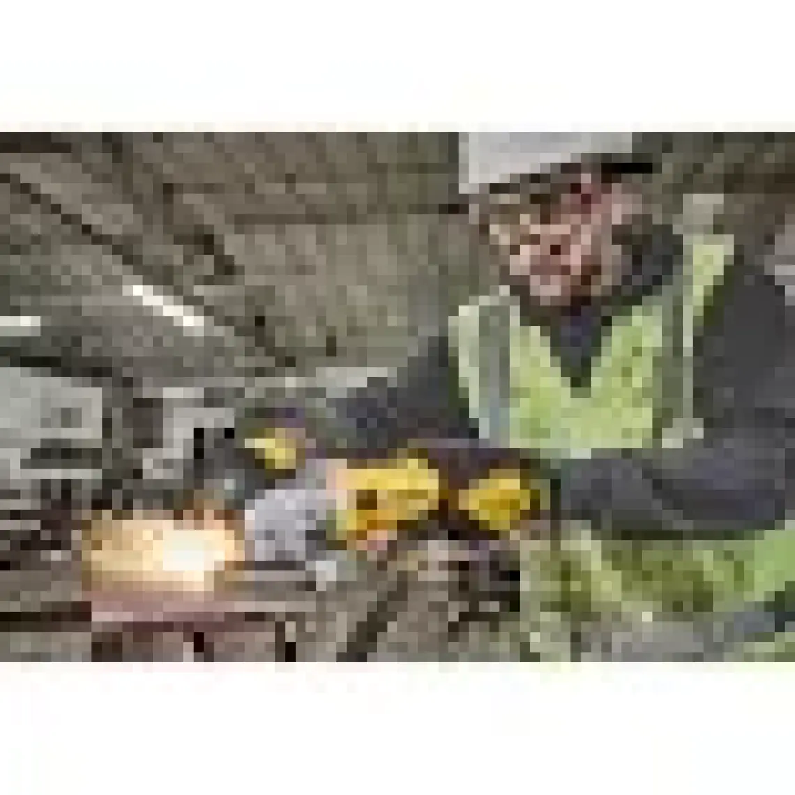 Dewalt Dwe4016 730W Avuç Taşlama 115 Mm