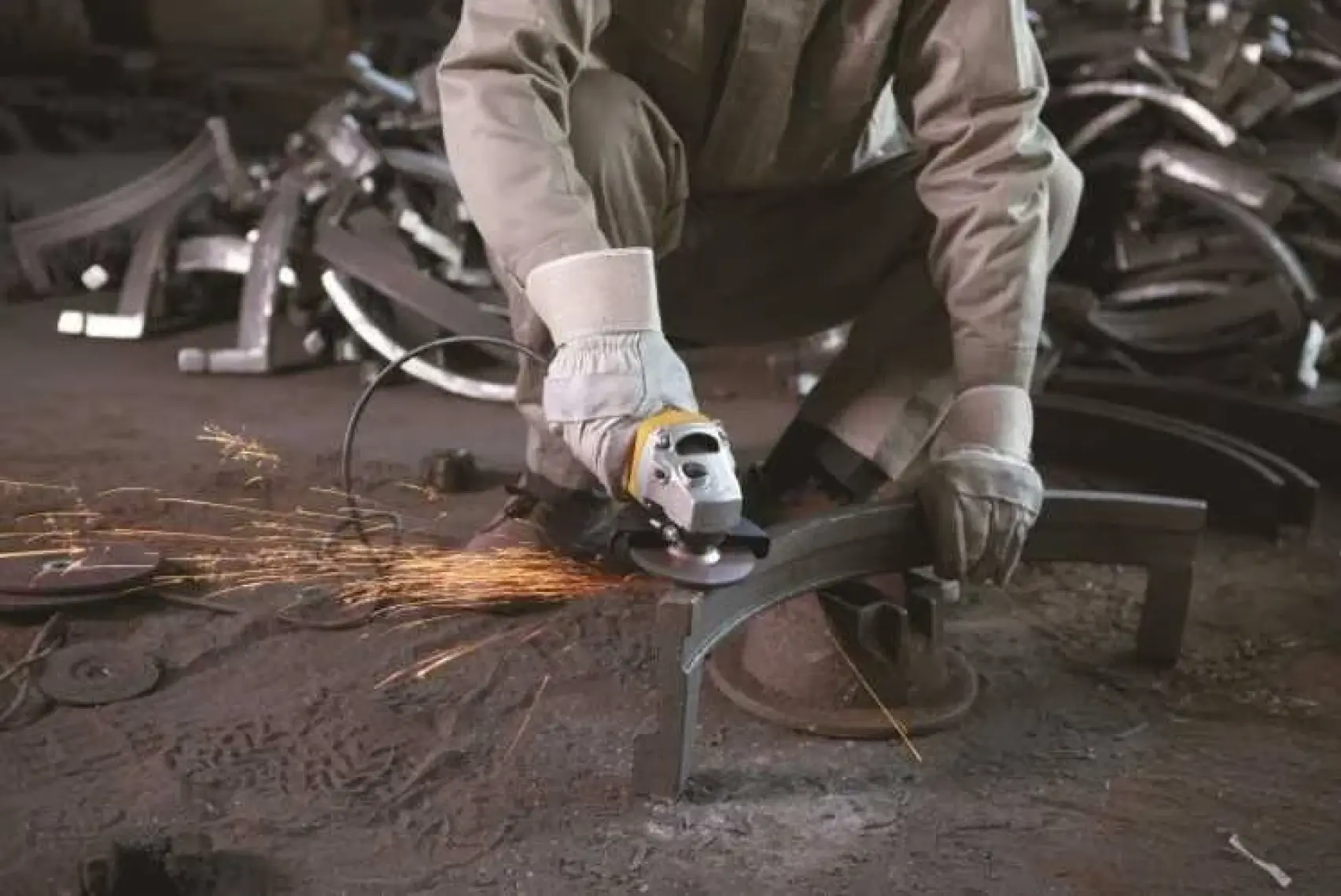 Stanley STGS9115 900W 115MM Avuç Taşlama