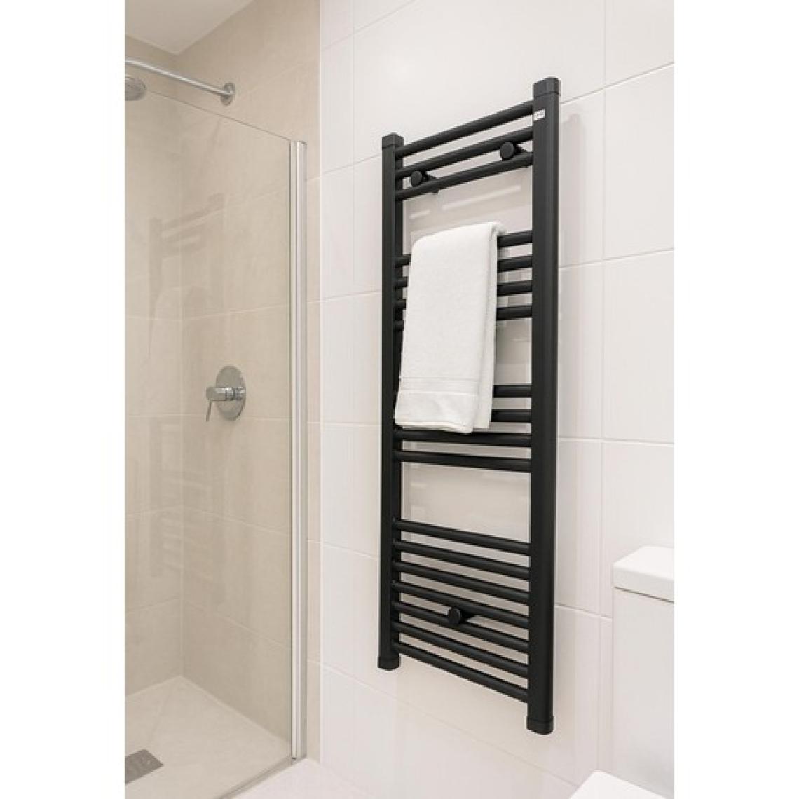 Digisu 400 x 1200 Siyah Havlupan Radyatör