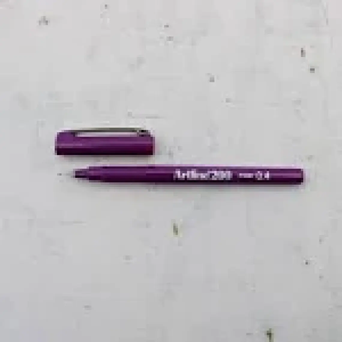 Artline 200 İnce Uçlu (0.4 mm) Yazı Ve Çizim Kalemi Magenta