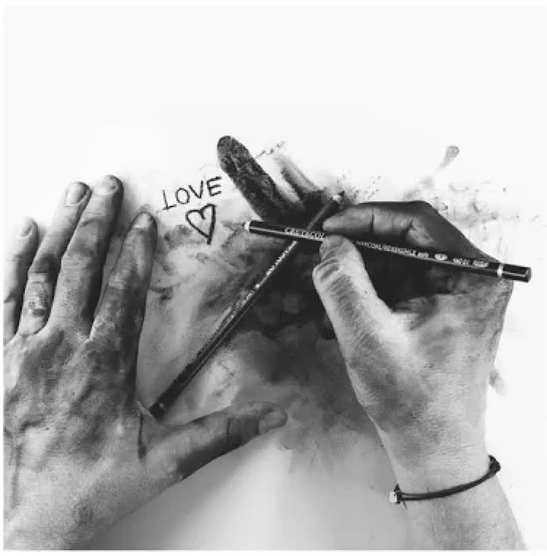 Cretacolor Black & White Box Drawing Set Profesyonel Karakalem Eskiz Çizim Seti 25 Parça Metal Kutu