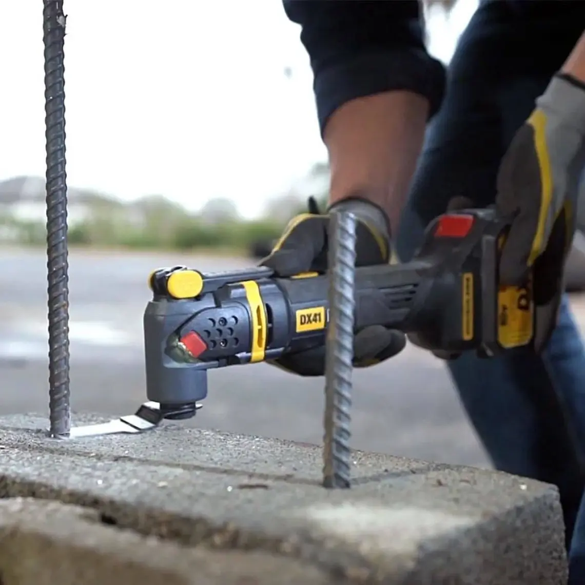 Cat DX41 18 Volt / 4.0 Ah Li-Ion Tek Akülü Kömürsüz Profesyonel Çok Amaçlı Devir Ayarlı Raspalama+14 Adet Aksesuar