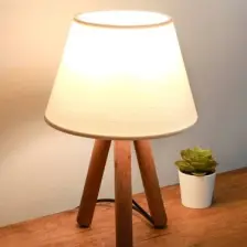 Tasarım Ahşap Krem Kumaş Başlıklı Abajur Ayd-3170