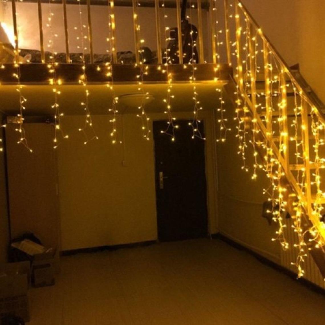 Technosmart 3x1 Metre Perde LED Animasyonlu 12 Saçaklı Kablolu Fişli Eklenebilir 8 Fonksiyonlu