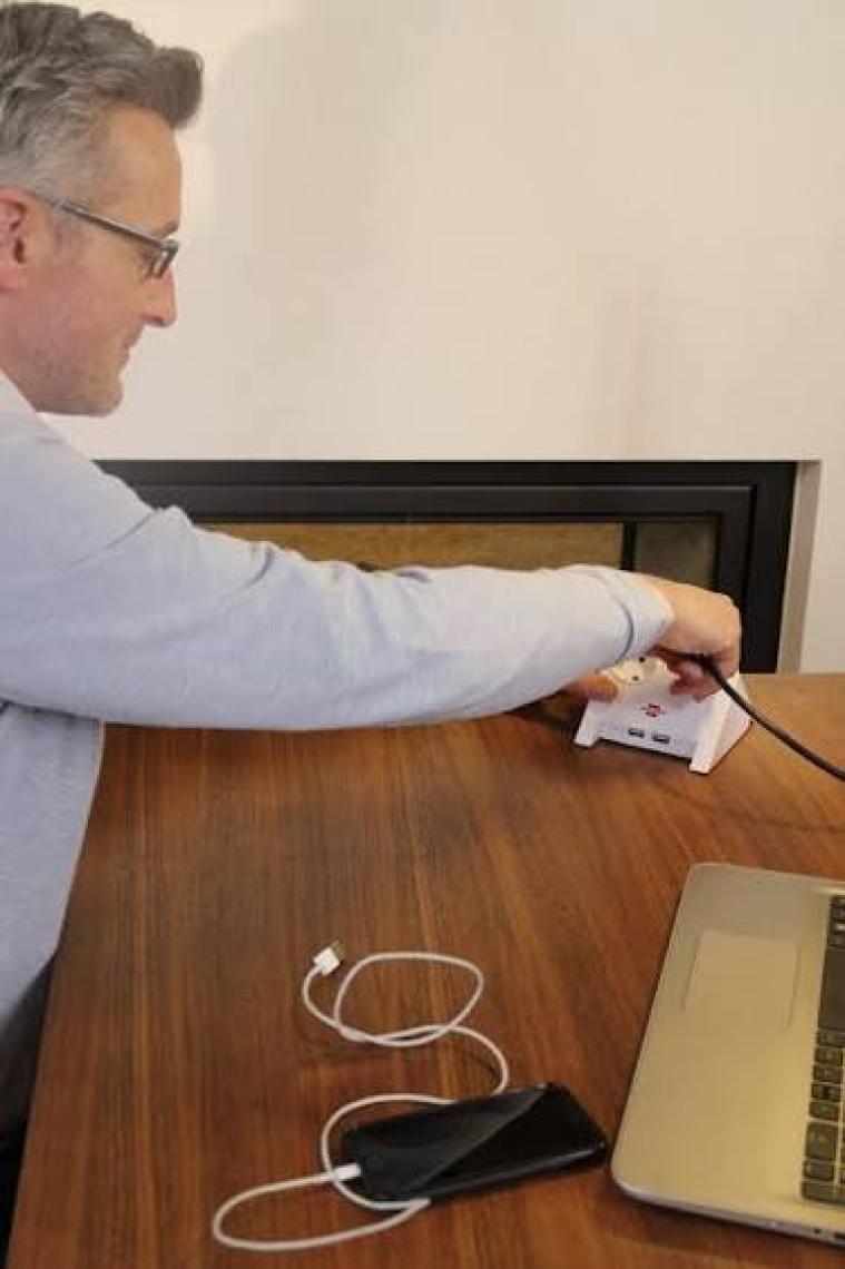 Brennenstuhl 2100 mAh Hızlı Şarj Özellikli 2'li Uzatma Priz Siyah