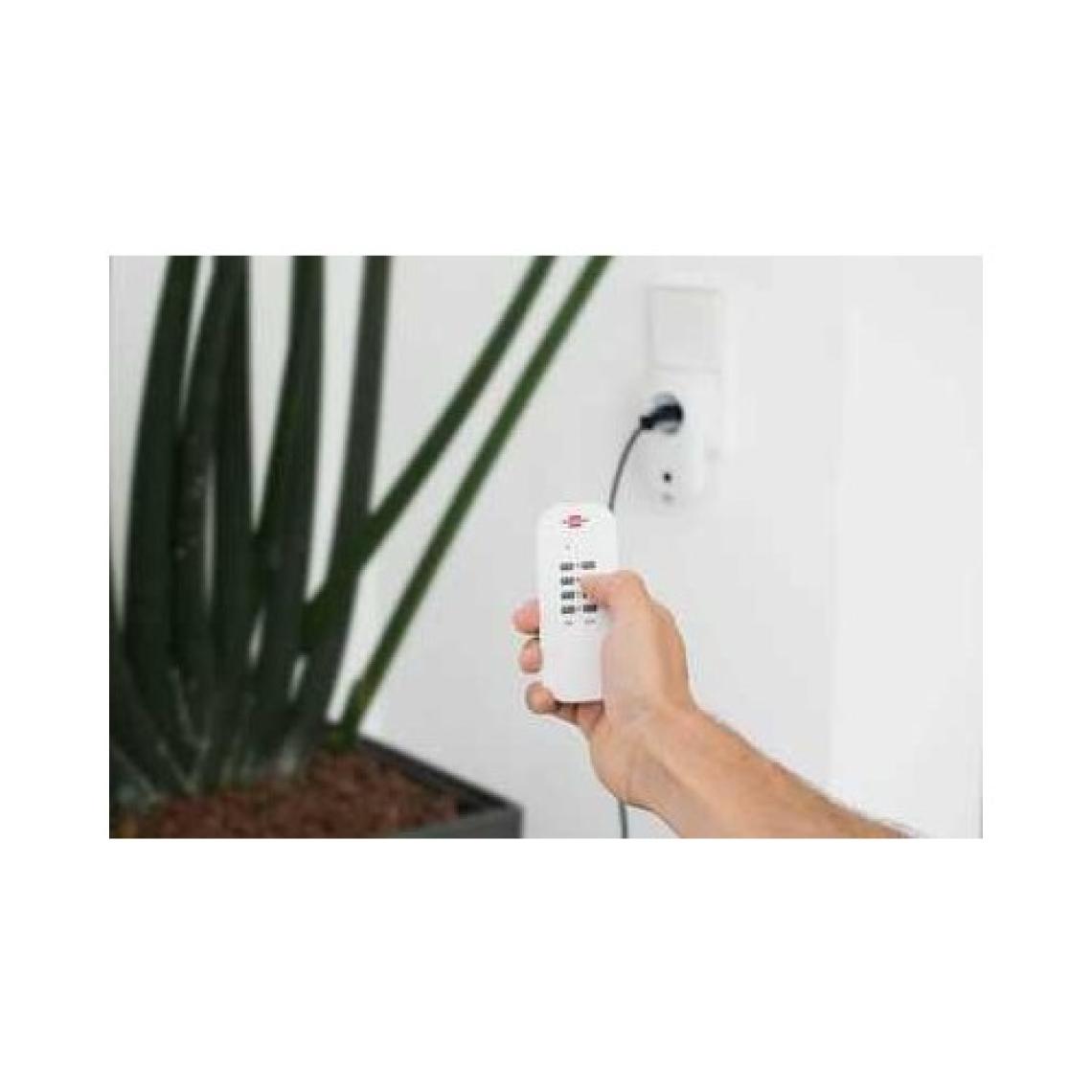 Brennenstuhl Comfort-Line Uzaktan Kumandalı 4 Adet Tekli Priz