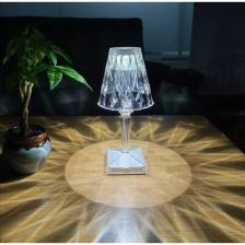 Kandela Akrilik Kristal LED Şarjlı Masa Üstü Lamba