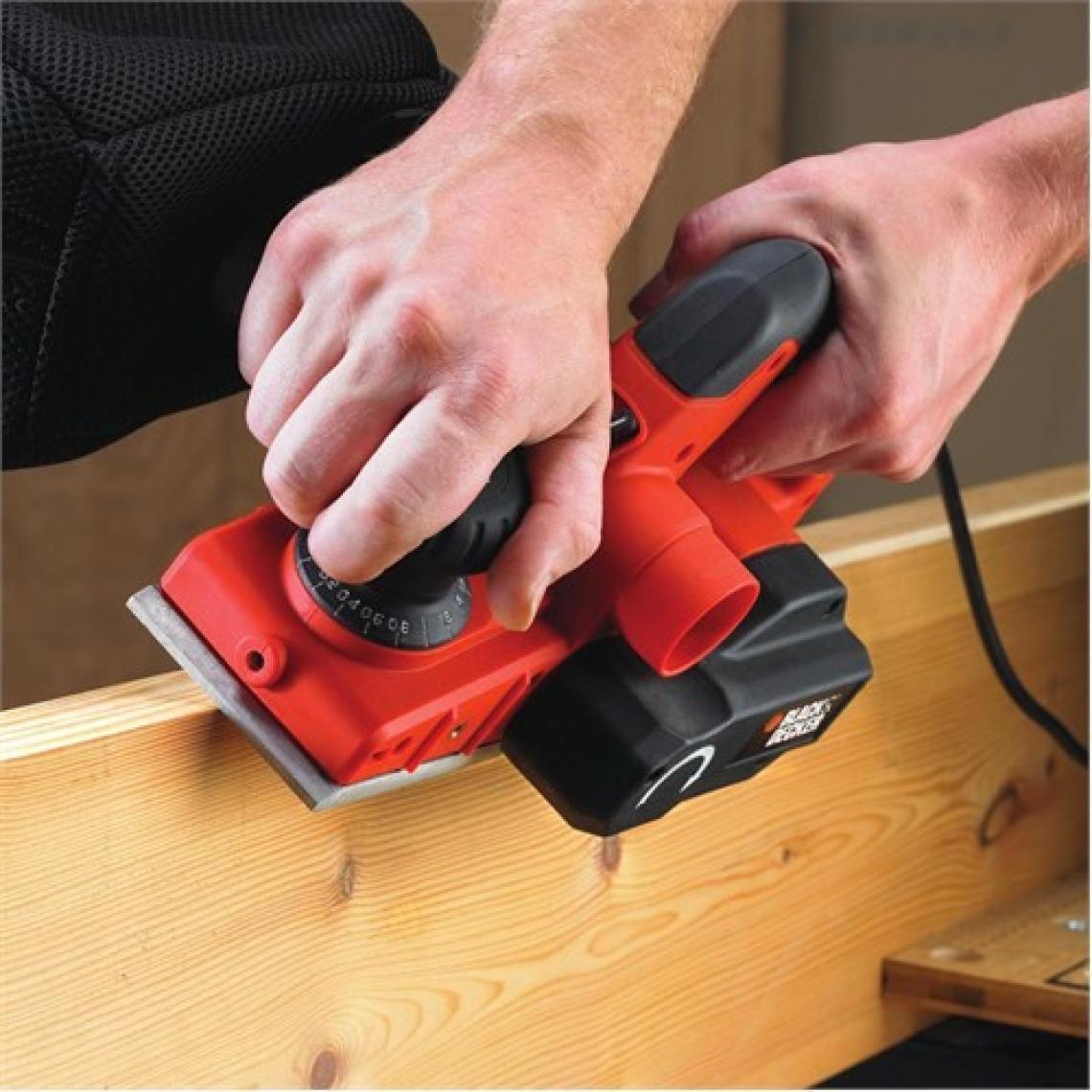 Black&Decker KW750K-QS 750W Planya
