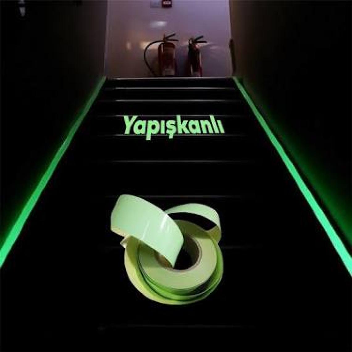 Reflektörlü Fotolümen Gece Parlayan En: 5 cm 5 Metre Yeşil Reflektörlü Fosforlu Oto Reflektif Şerit Bant Ikaz Bandı