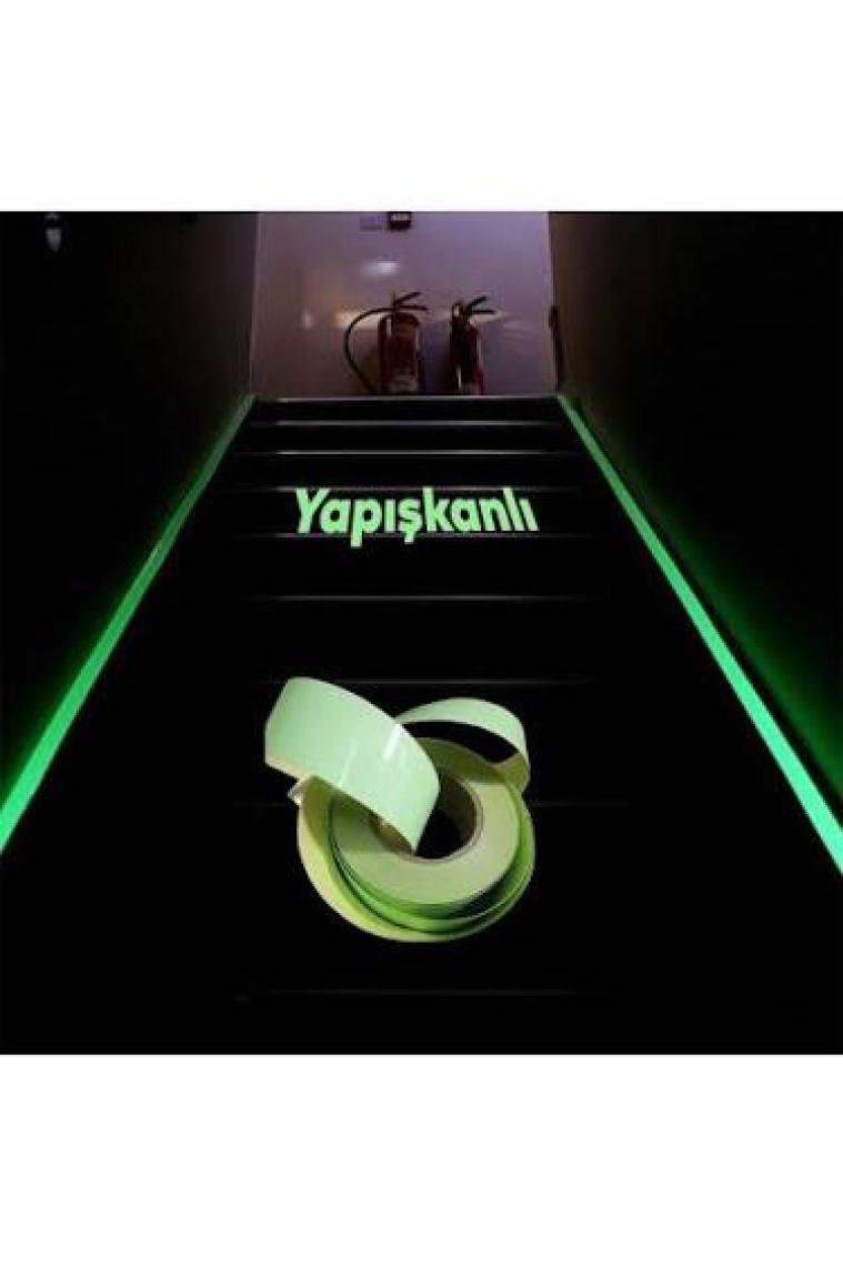 Reflektörlü Fotolümen Gece Parlayan En: 5 cm 5 Metre Yeşil Reflektörlü Fosforlu Oto Reflektif Şerit Bant Ikaz Bandı