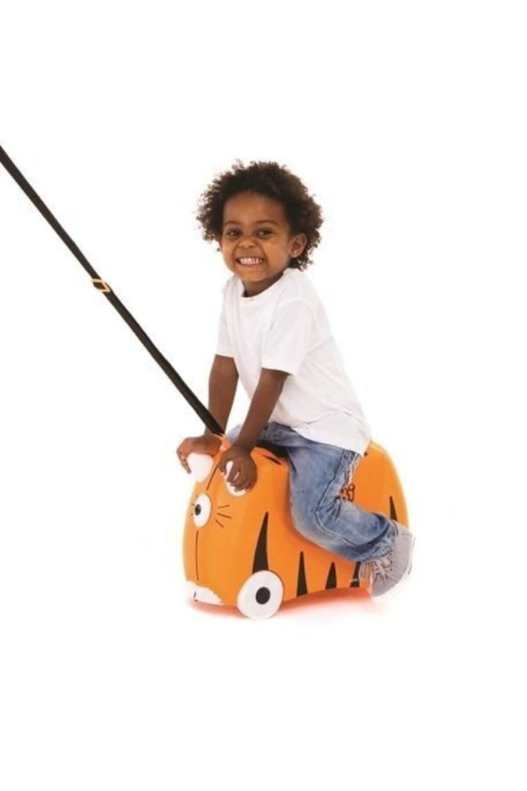 Trunki Kaplan Tipu Binilen ve Sürülen Çocuk Bavulu