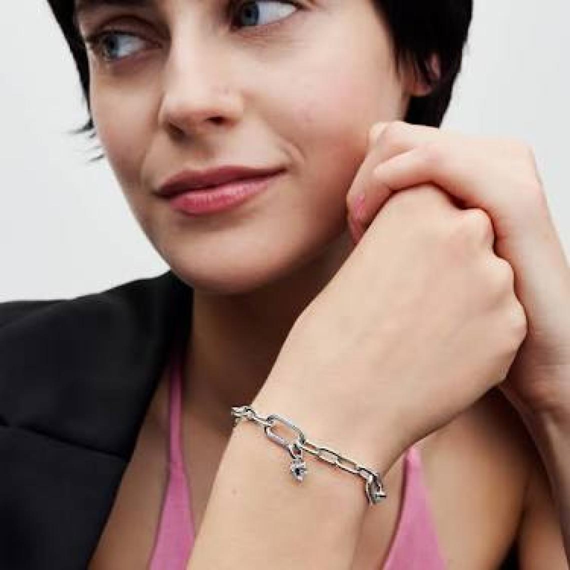 Pandora Me Anahtar Deliği Kalpli Mini Sallantılı Charm 793086C01
