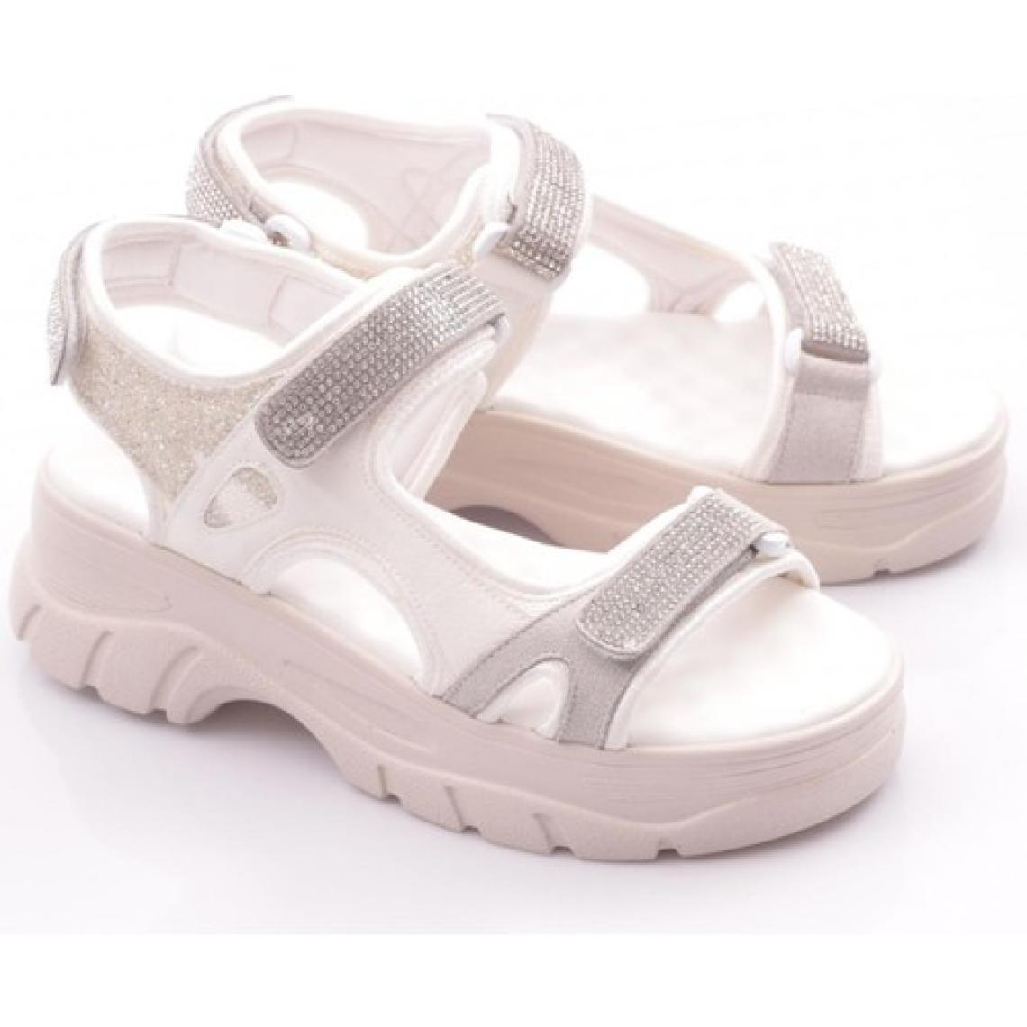 Dgn 4740-22Y Kadin Kalin Taban Cirtli Sandalet
