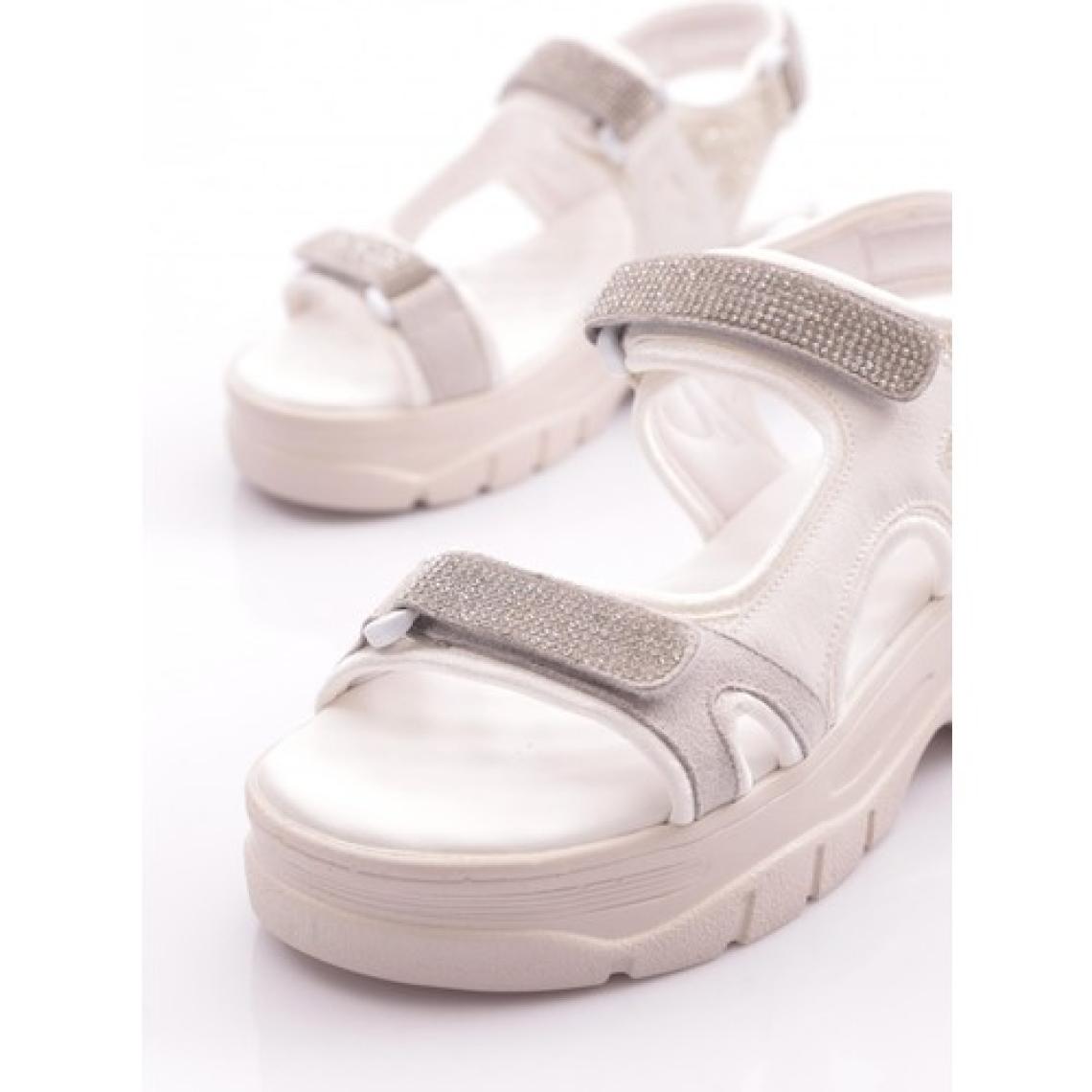 Dgn 4740-22Y Kadin Kalin Taban Cirtli Sandalet
